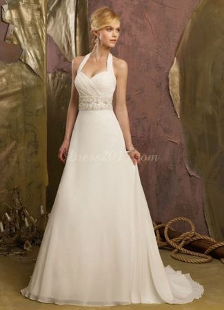 Milyen esküvői ruhát válasszon egy telt keblű menyasszony?